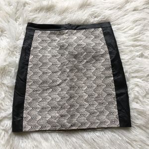 Women's H&M Wale Check Zip Black Skirt